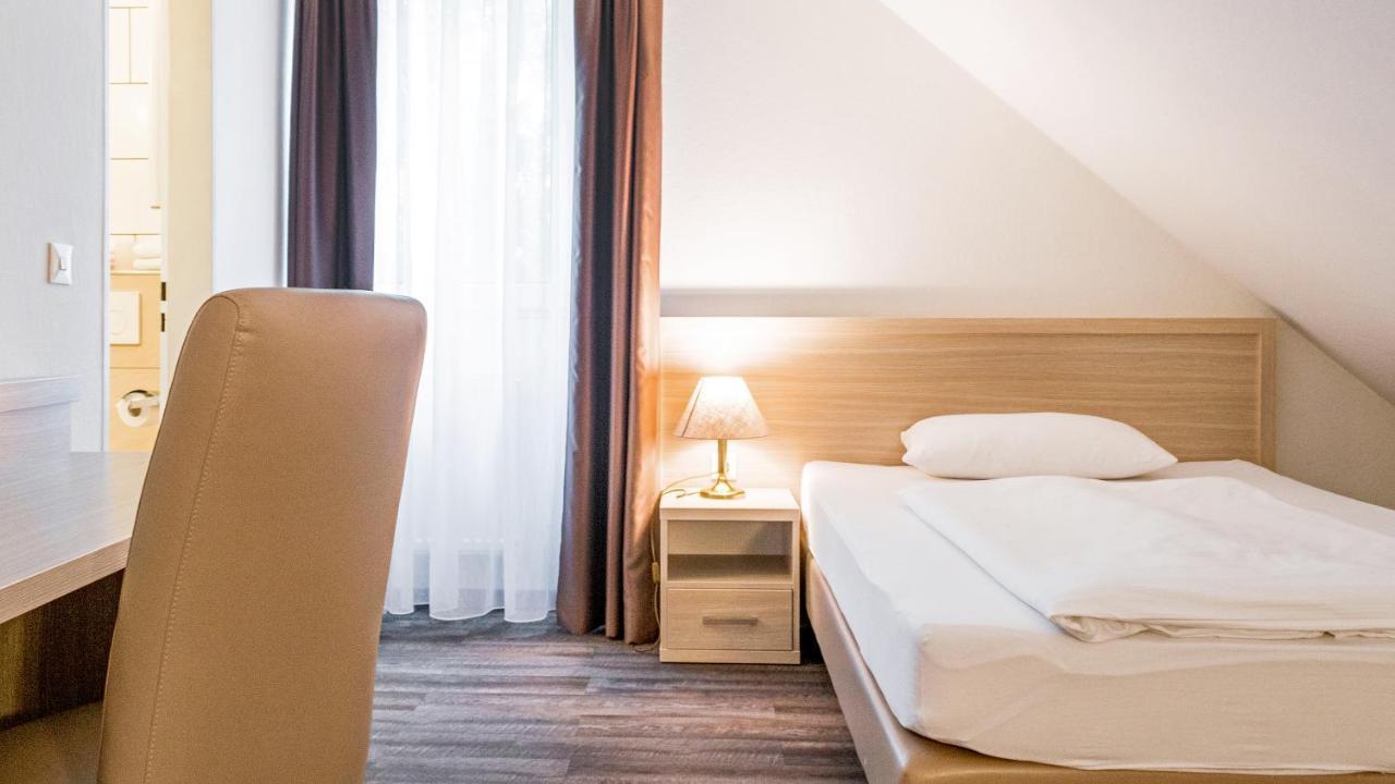 Air Hotel Wartburg Dusseldorf Ngoại thất bức ảnh